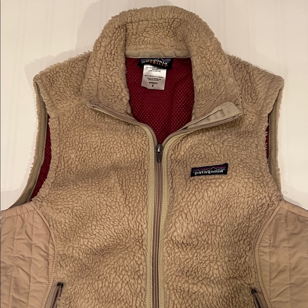 Patagonia Beige Synchilla Sherpa Vest